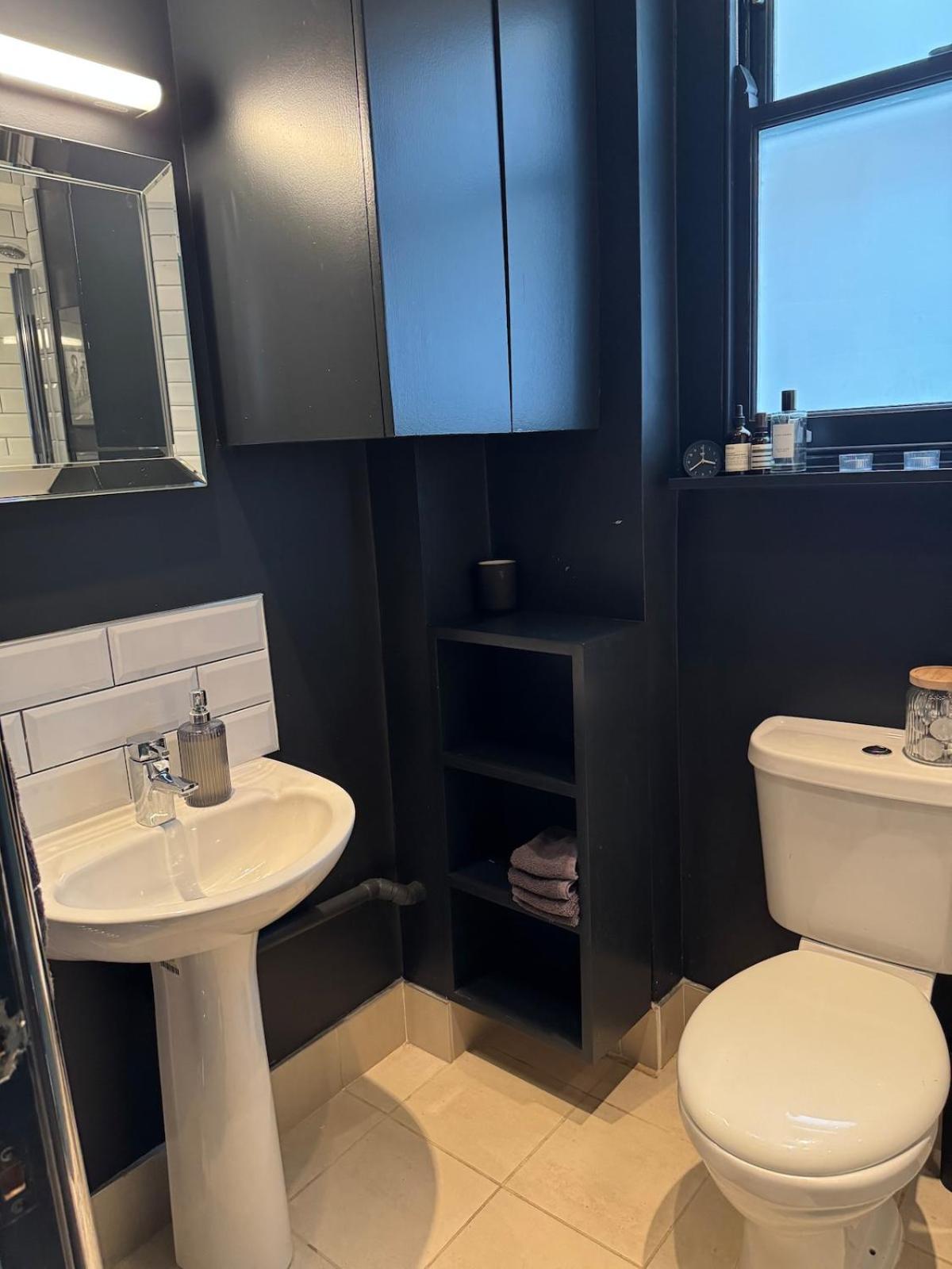 Camden Victorian Garden Flat Apartment London